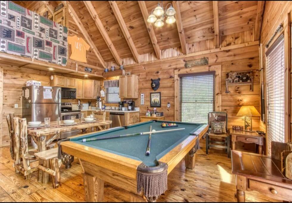 Lazy Bear Cabin Sevierville Exterior photo