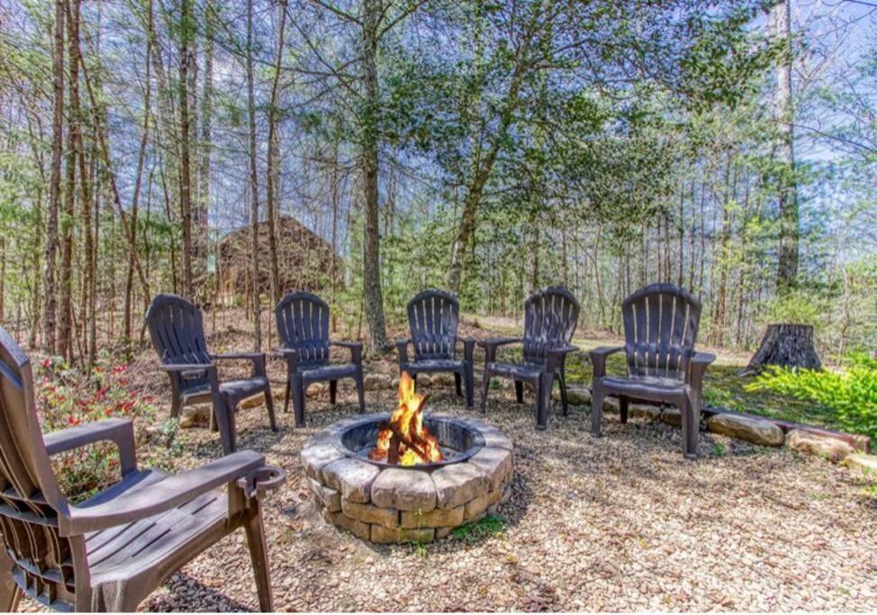 Lazy Bear Cabin Sevierville Exterior photo