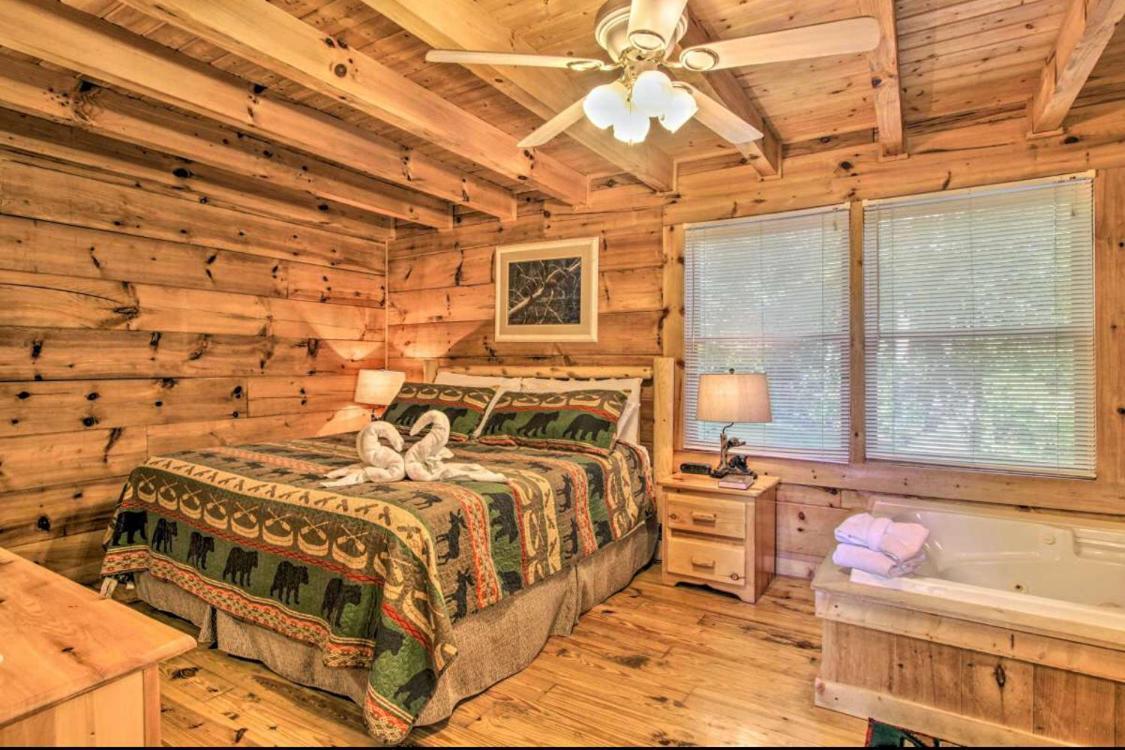 Lazy Bear Cabin Sevierville Exterior photo
