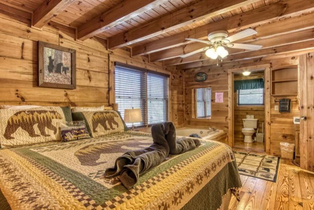 Lazy Bear Cabin Sevierville Exterior photo